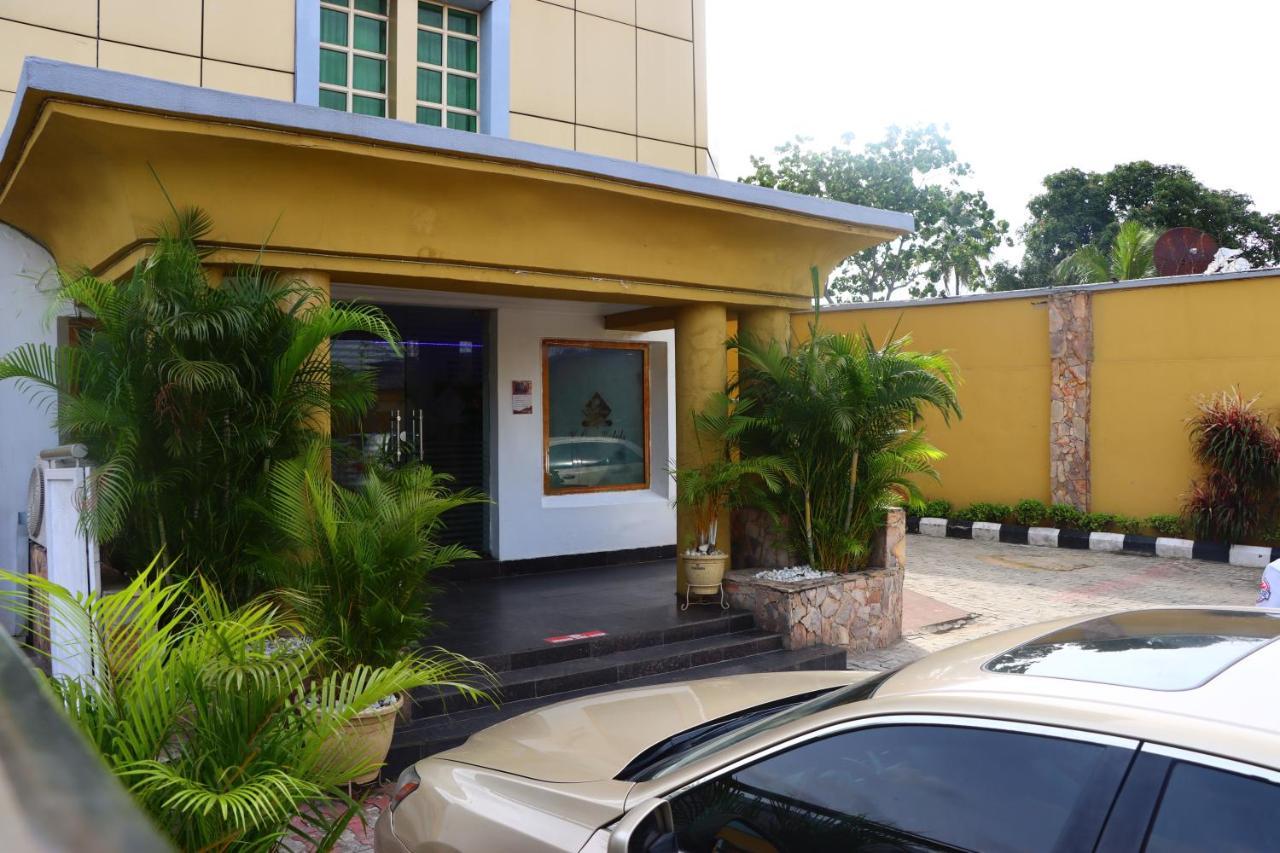 Presken K-One Hotel Ikeja Exterior photo